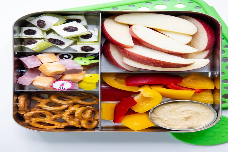 Oakville High School Launches Zero-Waste Lunch Program